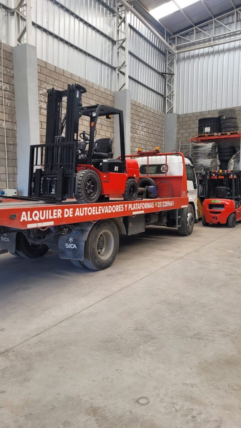 Traslado propio de autoelevador a planta